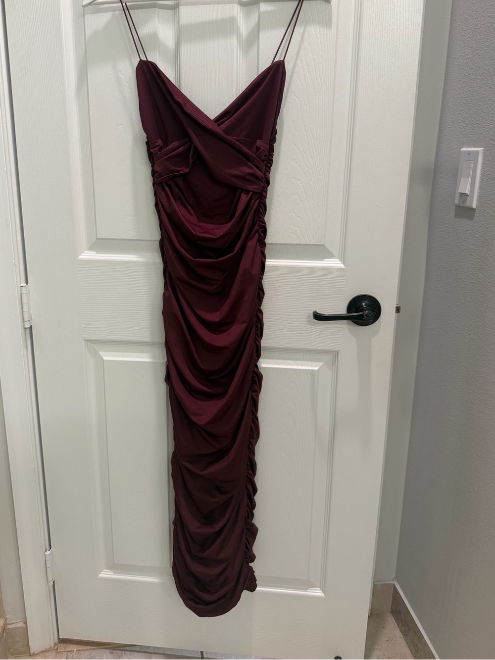 Oh Polly "Long Shot" Ruched Midi Dress Dewberry Burgundy US 4 women - Picture 2 of 9